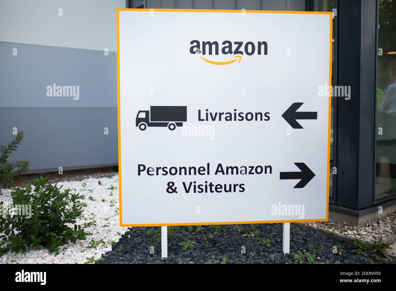 Logo of Amazon on the logistic warehouse of Amazon in Velizy ...