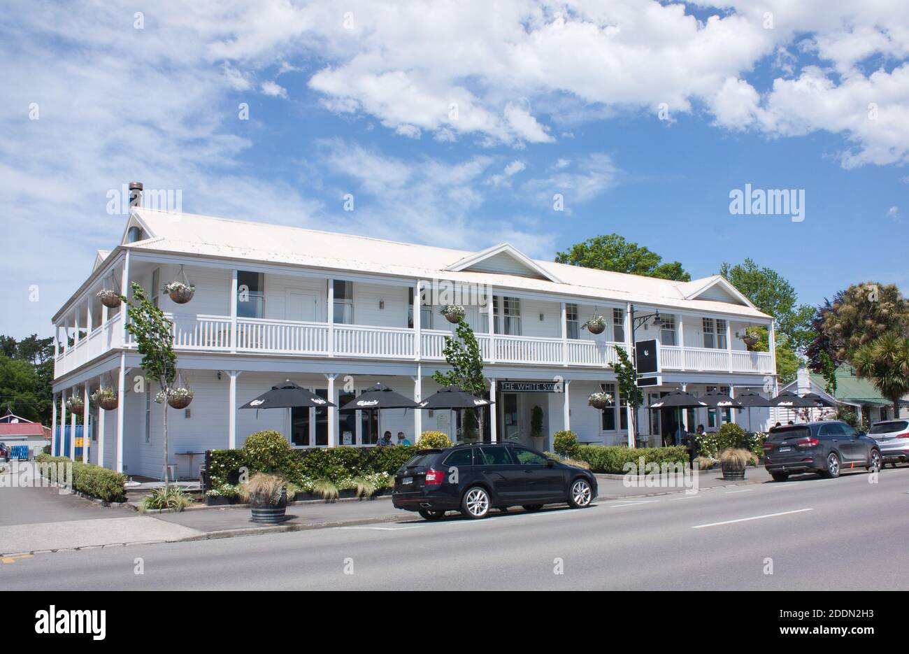 Greytown, New Zealand Nov 9th 2016 The iconic White Swan hotel and restaurant Stock Photo Alamy