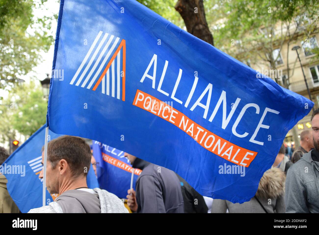 Alliance, one of the police union, decided to go in the front of