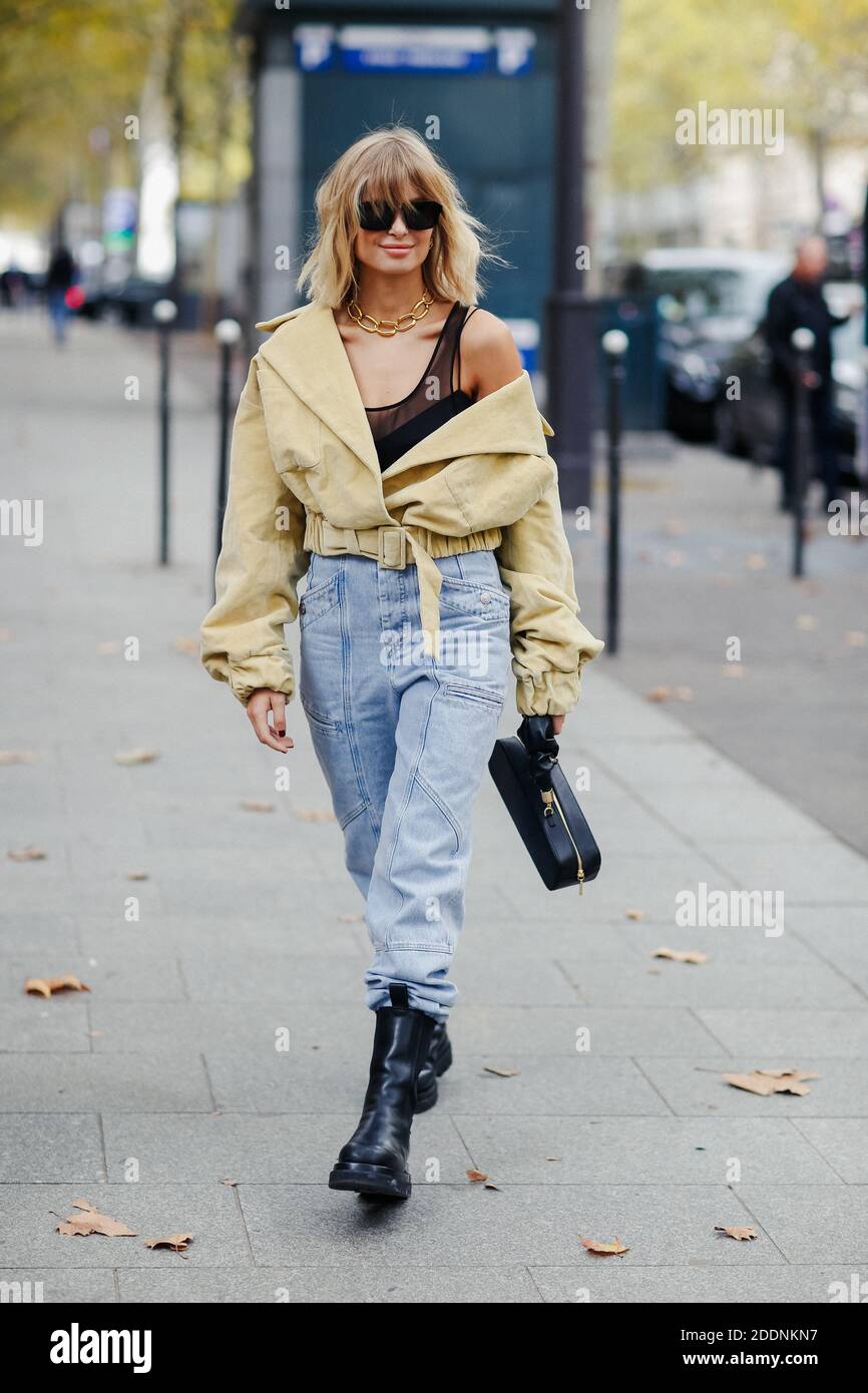 Street style, Xenia Adonts arriving at Altuzarra Spring-Summer 2020  ready-to-wear show, held at hotel Potocki, Paris, France, on September  28th, 2019. Photo by Marie-Paola Bertrand-Hillion/ABACAPRESS.COM Stock  Photo - Alamy