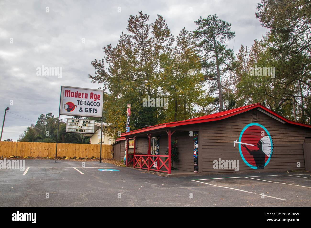 Tobacco smoke shop hi-res stock photography and images
