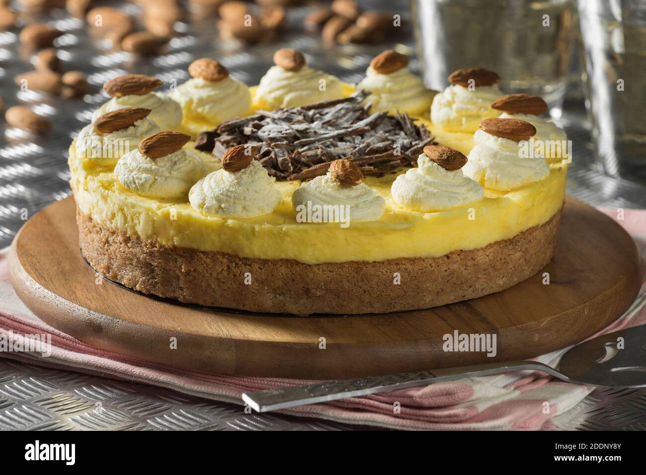 Suksessterte hi-res stock photography and images - Alamy
