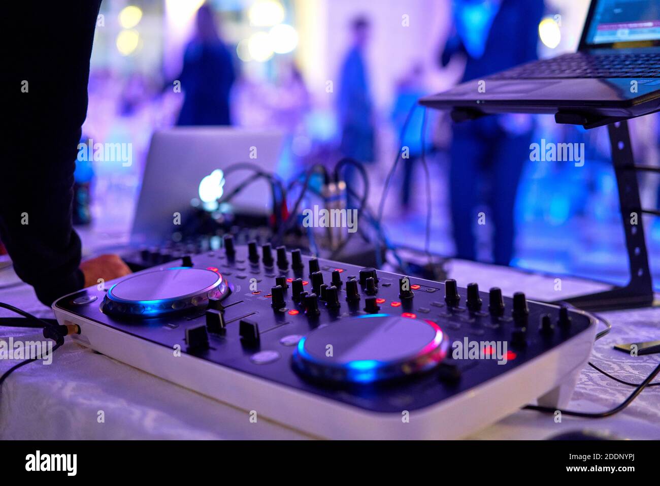 Dj Turntable Clipart