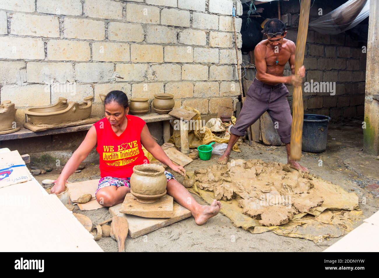 Local pottery making in Piat, Cagayan, Philippines Stock Photo Alamy
