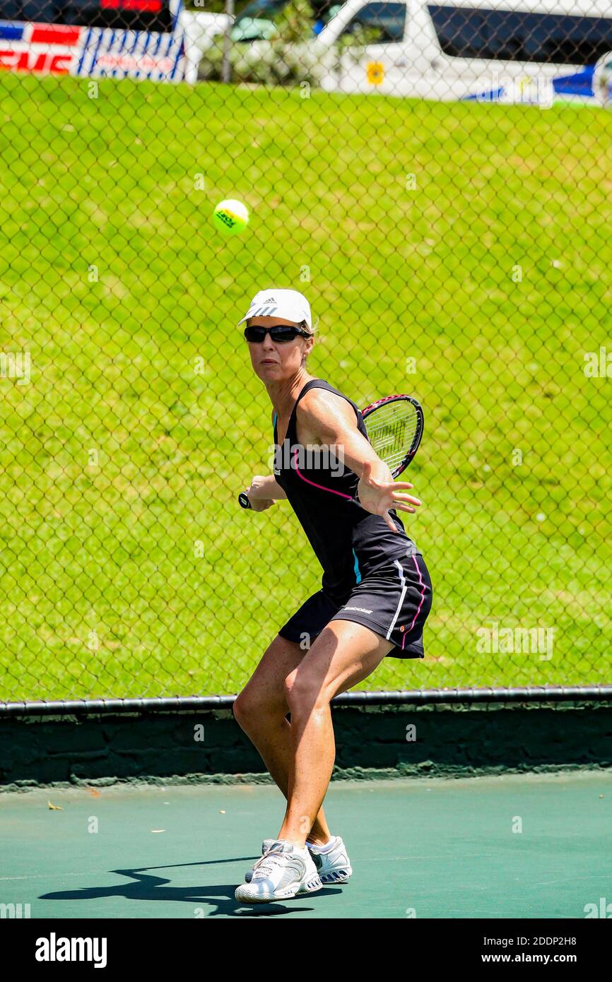 johannesburg-south-africa-november-10-2012-amateur-female-tennis
