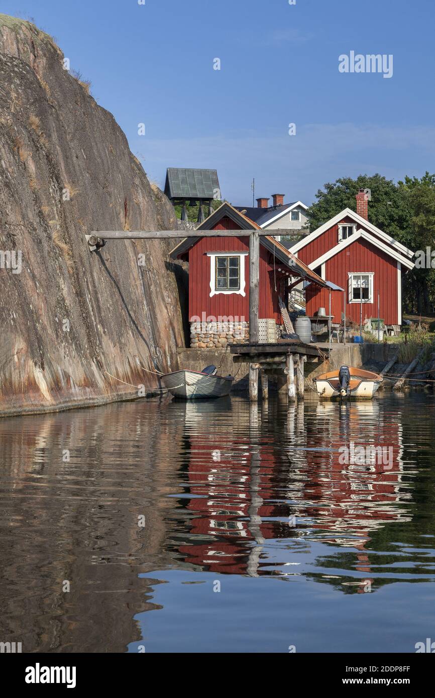 geography / travel, Sweden, Stockholm laen, Nynäshamn, small house on the  rock in Landsort, Oeja, Soed,  Additional-Rights-Clearance-Info-Not-Available Stock Photo - Alamy
