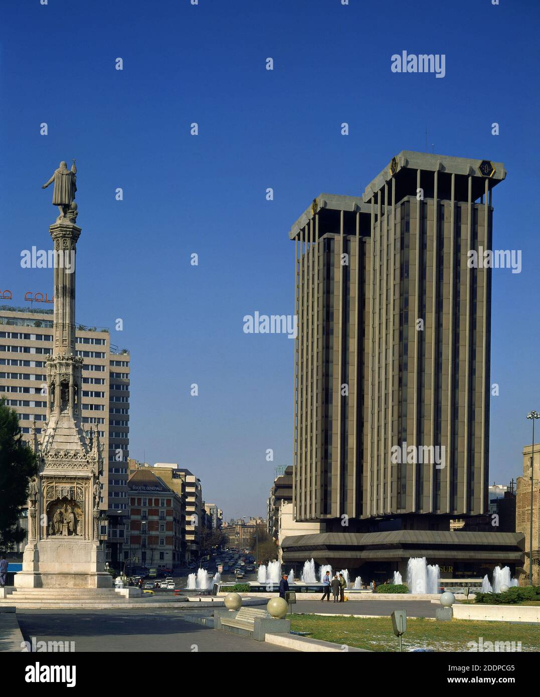 PLAZA DE COLON MONUMENTO AL DESCUBRIMIENTO Y TORRES DE COLON FOTO