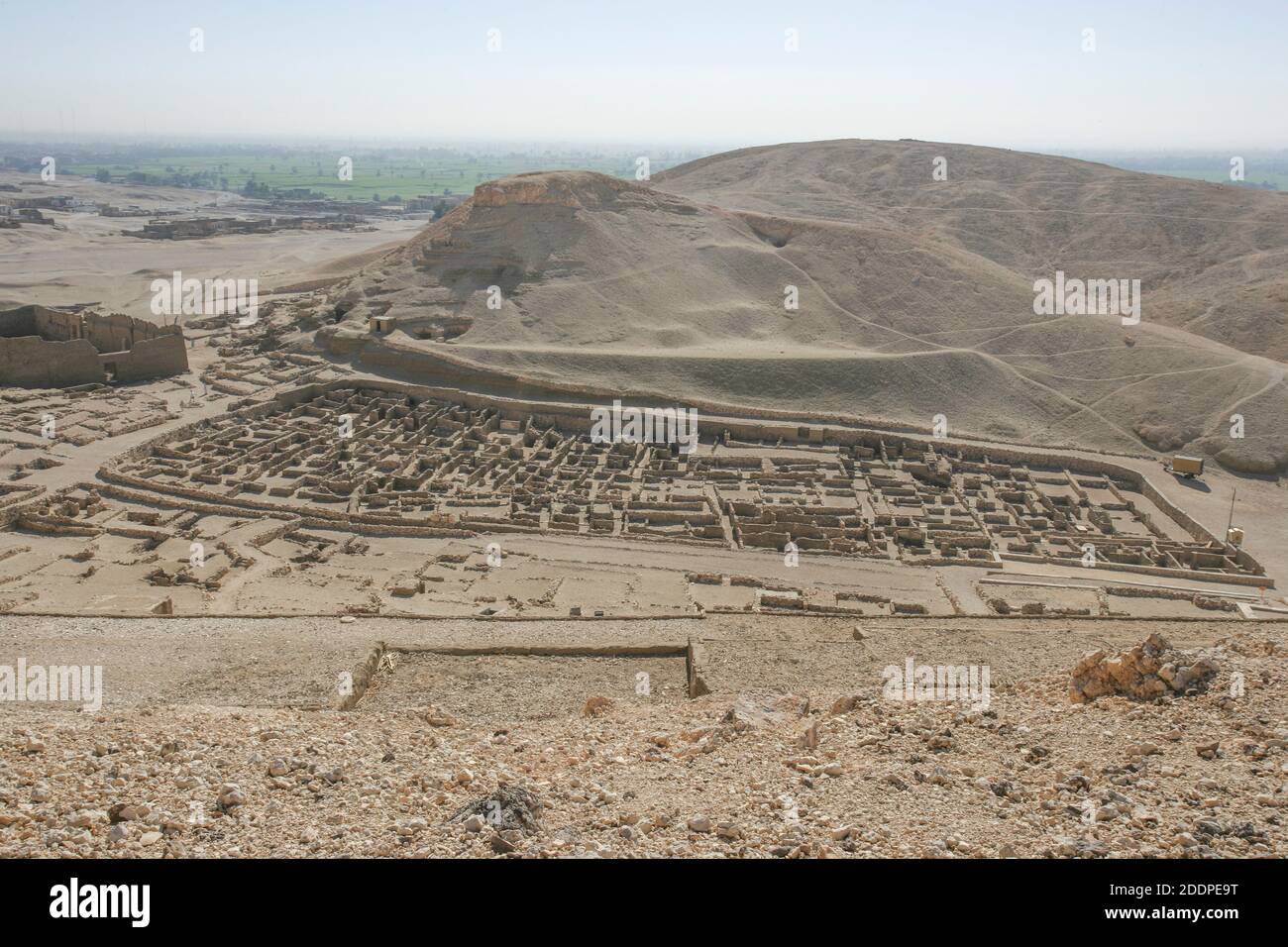 Deir El Medina High Resolution Stock Photography and Images Alamy