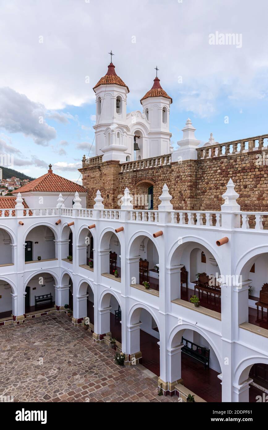 courtyard-of-san-felipe-de-neri-monastery-in-sucre-bolivia-stock-photo