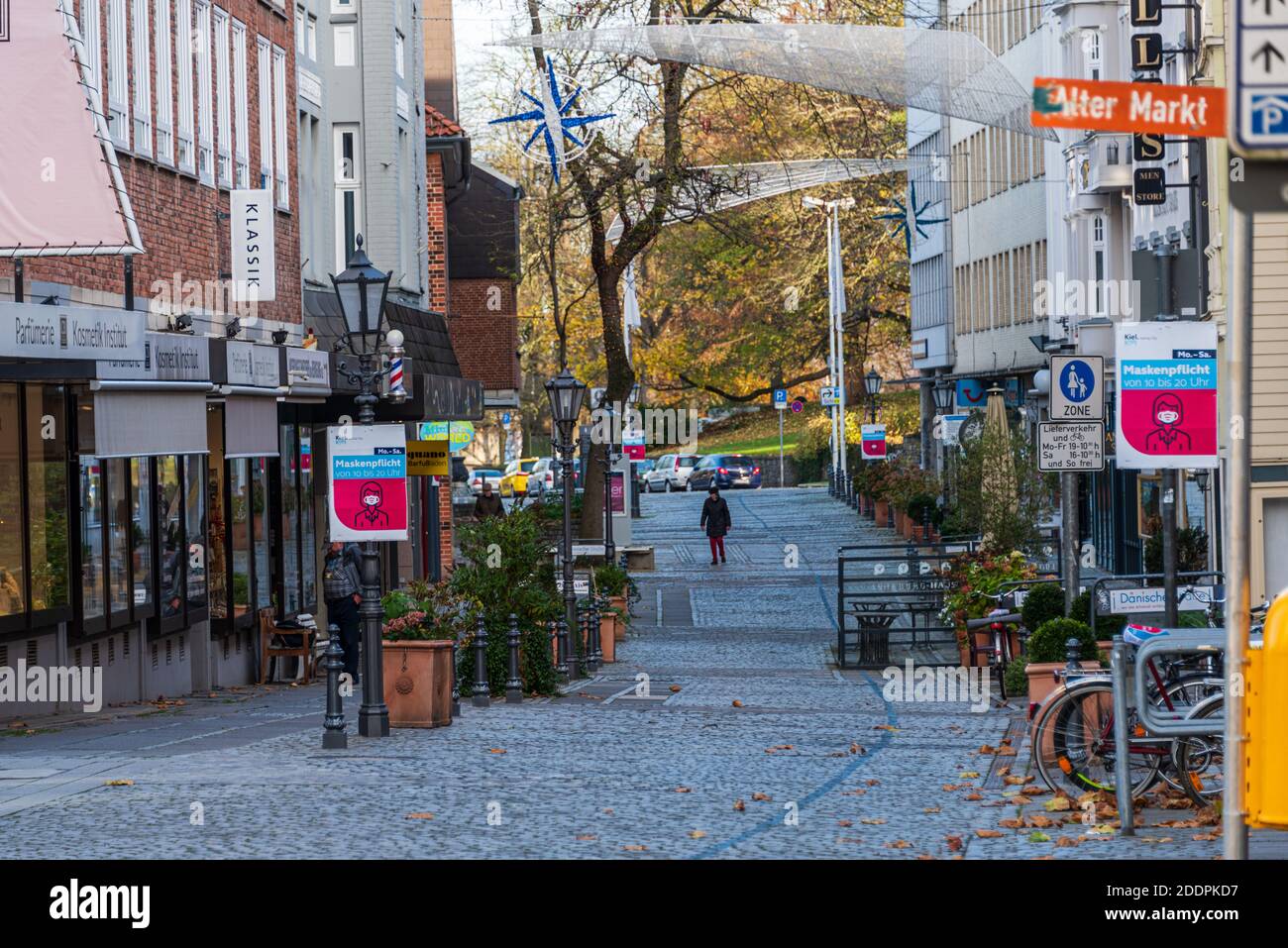 Der Alte Markt in Kiel ein gastronomischer Hotspot, während des Corona-Lockdowns menschenleer Stock Photo