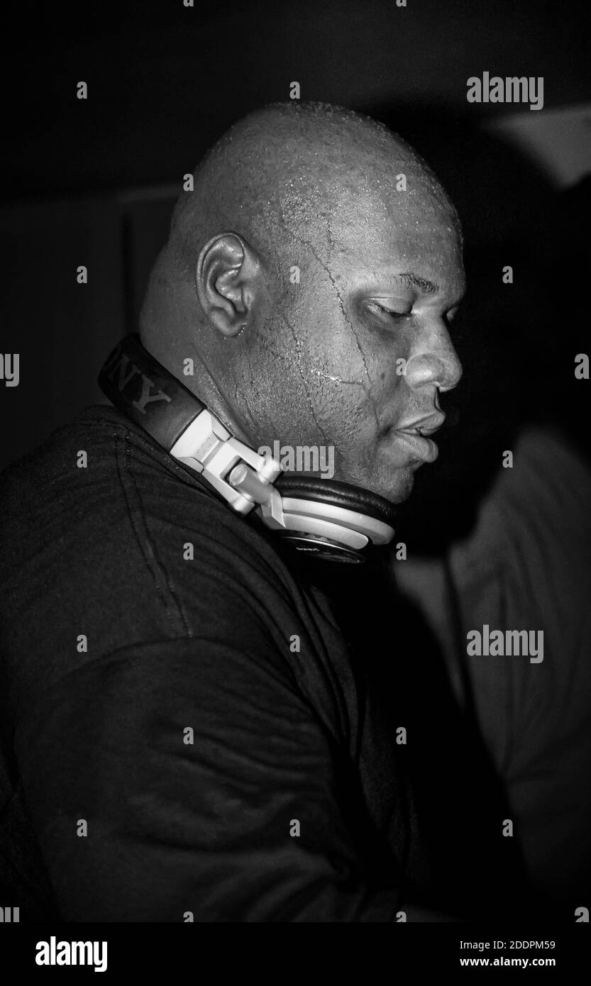 Carl Cox djing at Ultimate Base at the Velvet Rooms, London, June 2001 Stock Photo