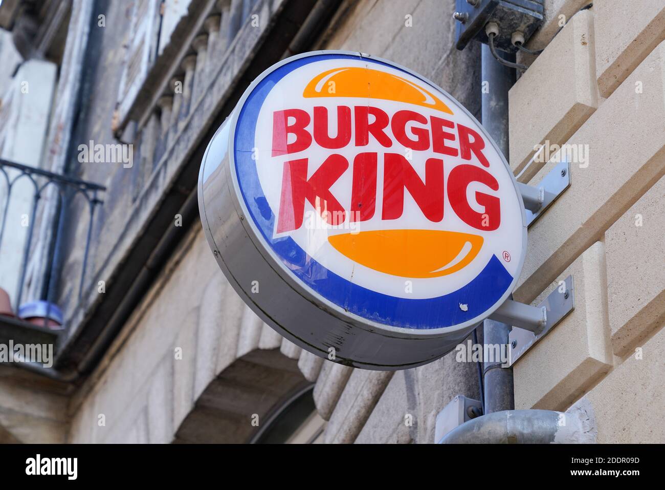 Bordeaux , Aquitaine / France - 11 11 2020 : Burger King restaurant sign text and logo front of popular fast food restaurant franchise Stock Photo