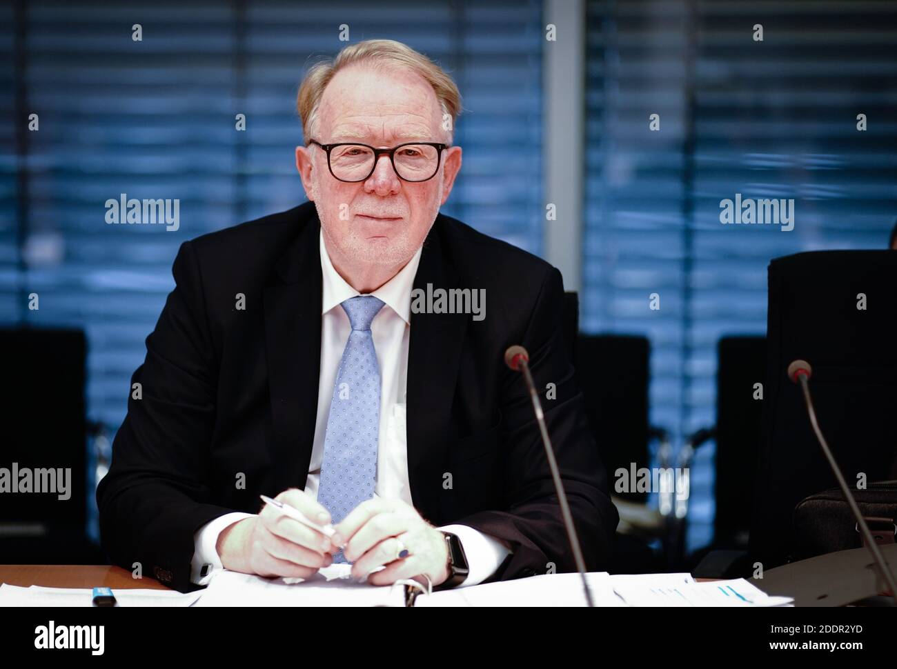26 November 2020, Berlin: Hans Michelbach, Deputy Chairman of the Committee, attends the meeting of the Bundestag Committee of Inquiry into the Wirecard accounting scandal. KPMG and EY auditors are invited. The committee wants to investigate whether Wirecard was handled with kid gloves by politicians and supervisory authorities. Photo: Kay Nietfeld/dpa Stock Photo