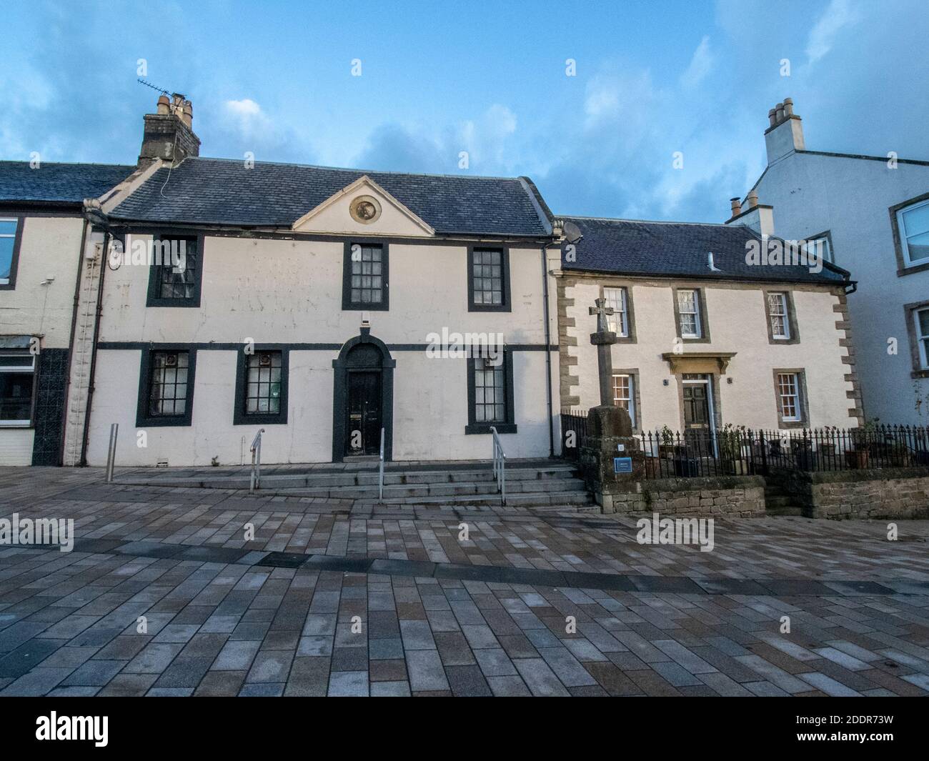 Kilwinning, Scotland, UK. 22nd November 2020 A pub and house