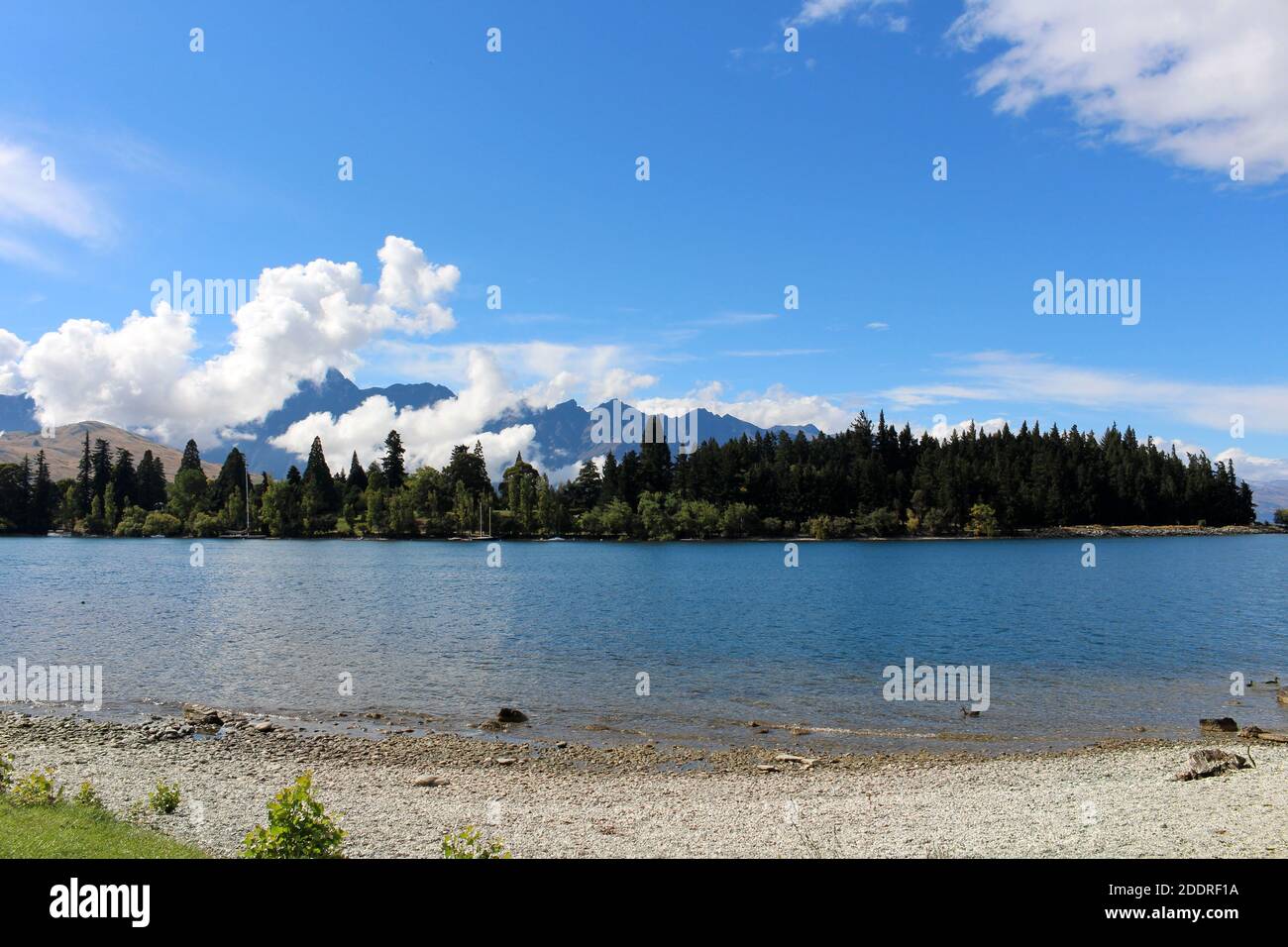 Lake Wakatipu New Zealand South Island of New Zealand Stock Photo - Alamy