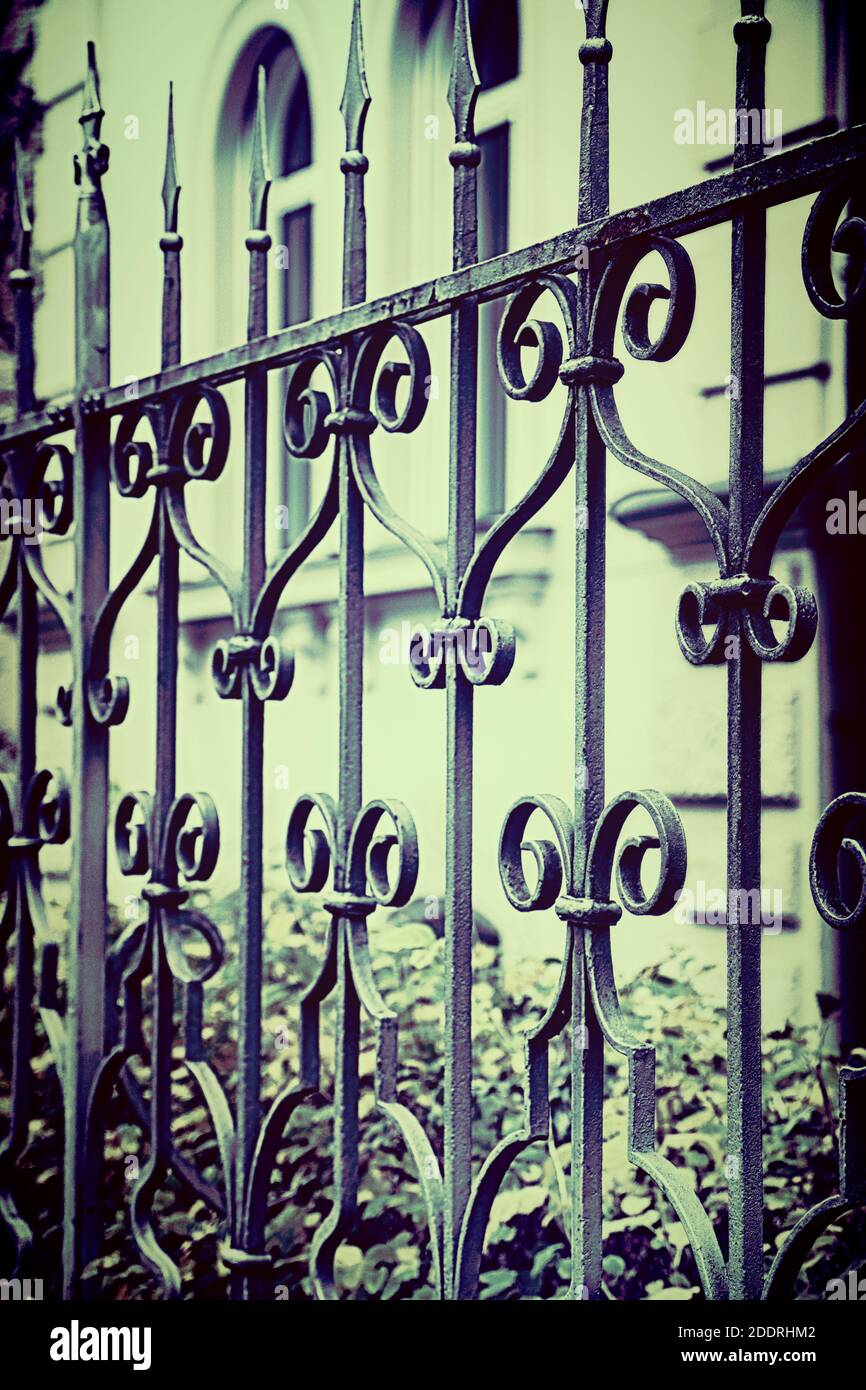 Green wrought iron fence hi-res stock photography and images - Alamy