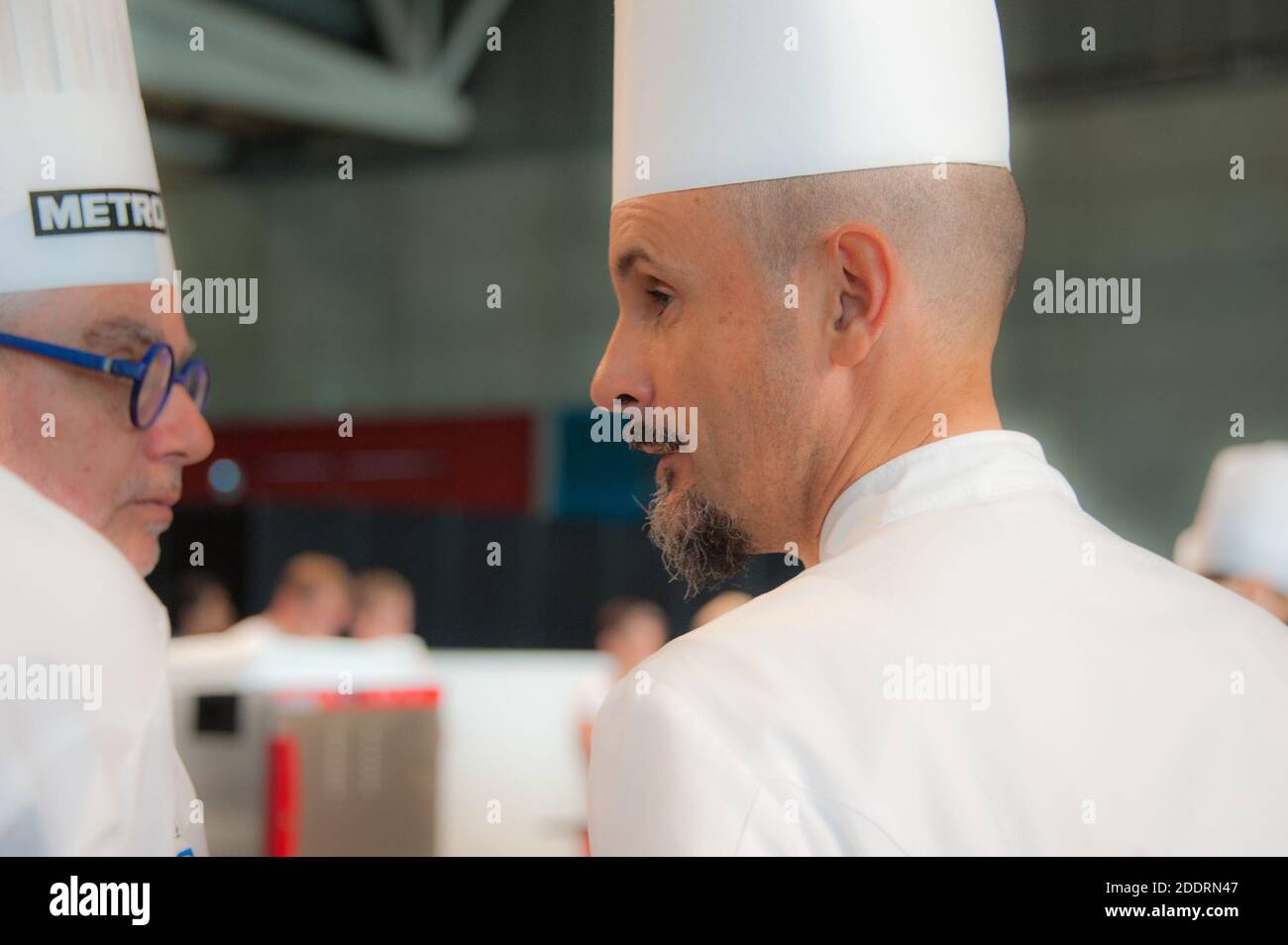 Turin (Italy) 06/11/2018 Enrico Crippa talking with Joseph Viola during a break from the Bocuse d'or 2018 in Turin Stock Photo