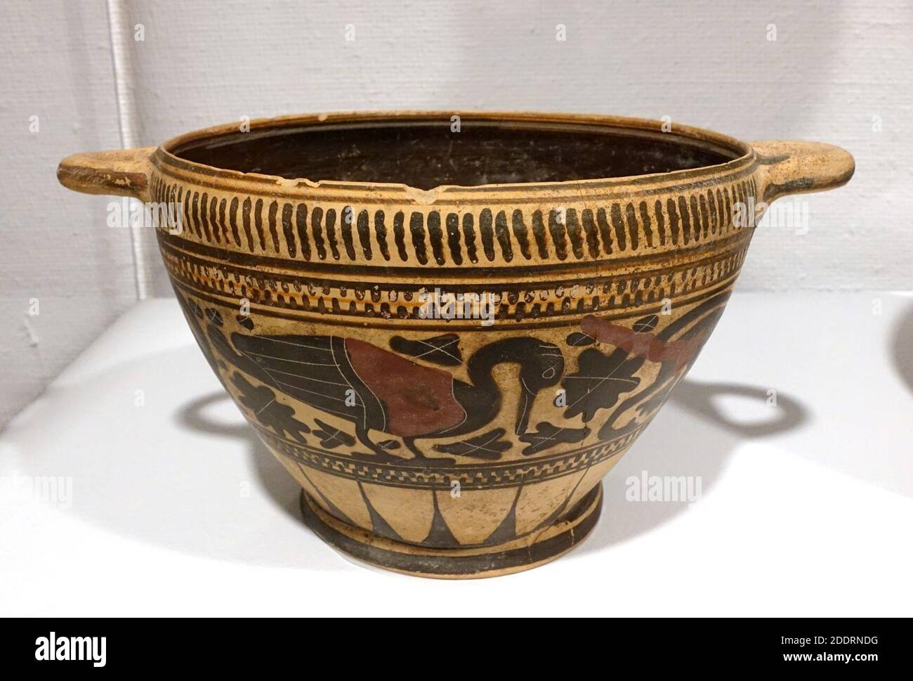 Kotyle with birds, panthers, and goats in Wild Style, Greek, Corinthian, c. 580 BC, black and red slip painted on earthenware Stock Photo