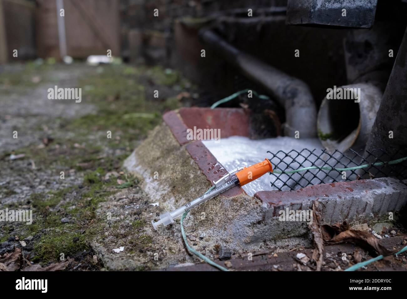 Syringes disposal hires stock photography and images Alamy