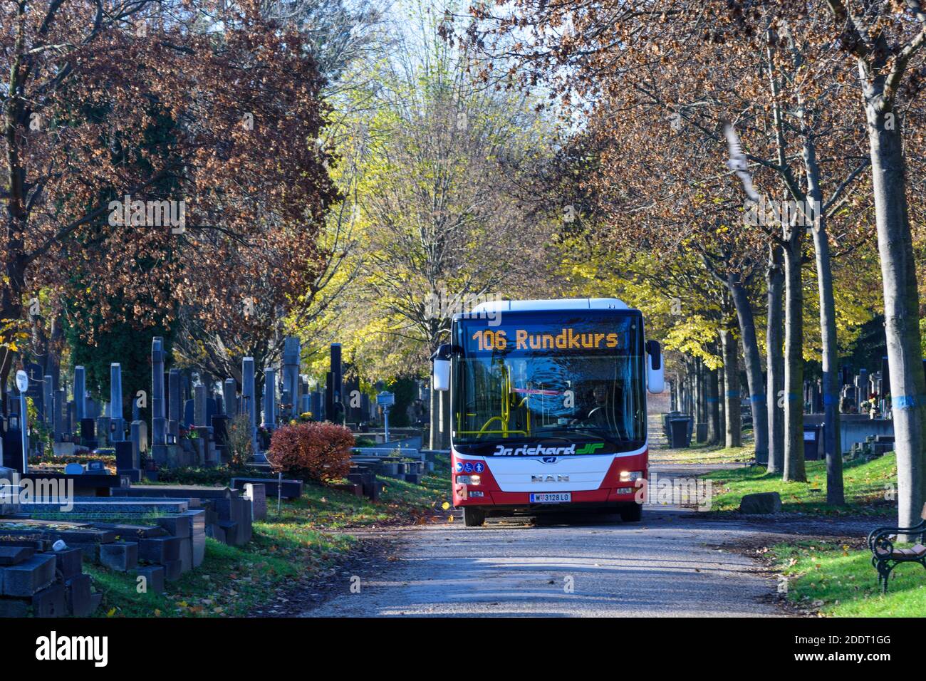 Wien, Vienna: public bus at round course at Zentralfriedhof (Central  Cemetery) in 11. Simmering, Wien, Austria Stock Photo - Alamy