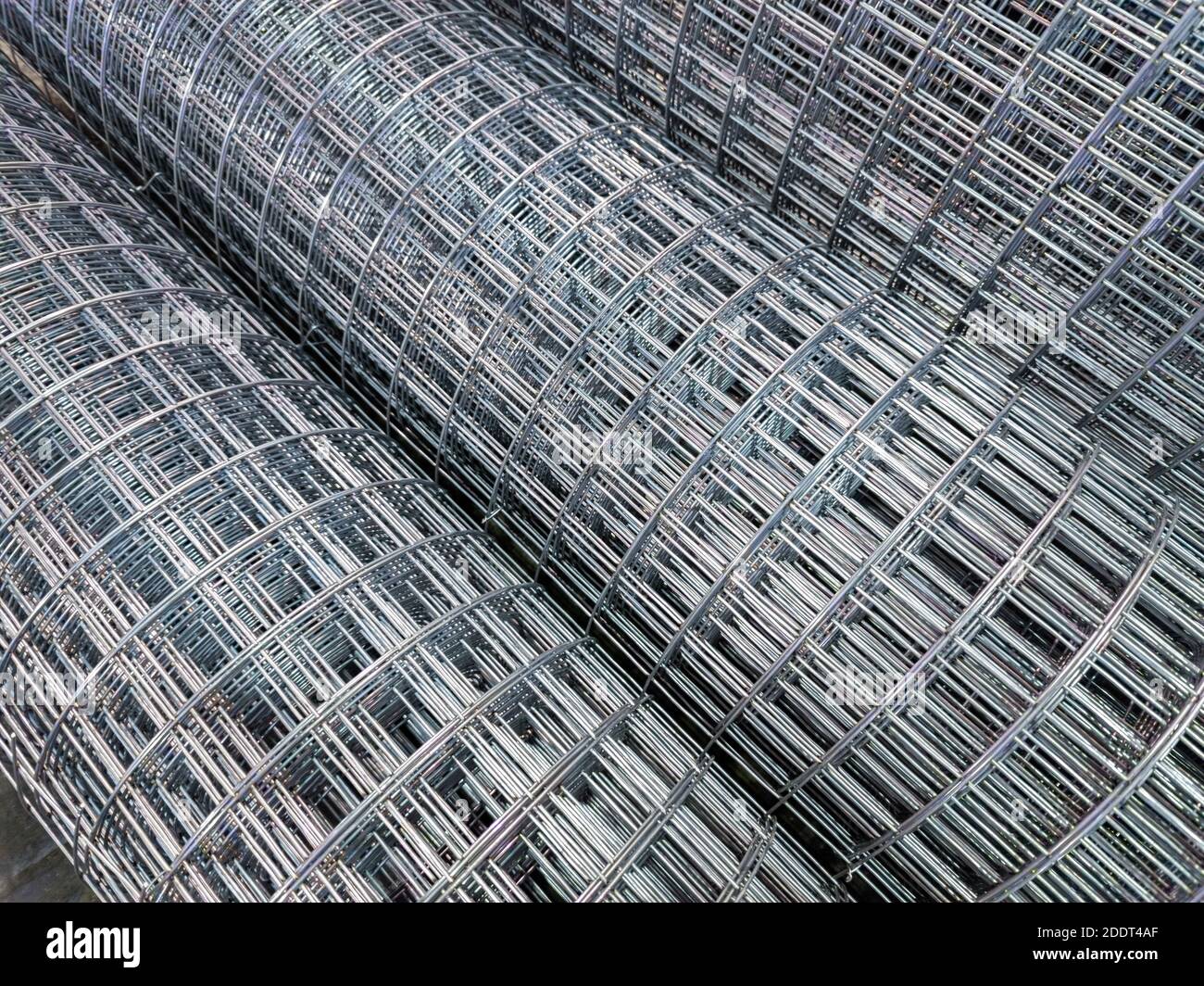 Galvanised steel wire mesh hi-res stock photography and images - Alamy