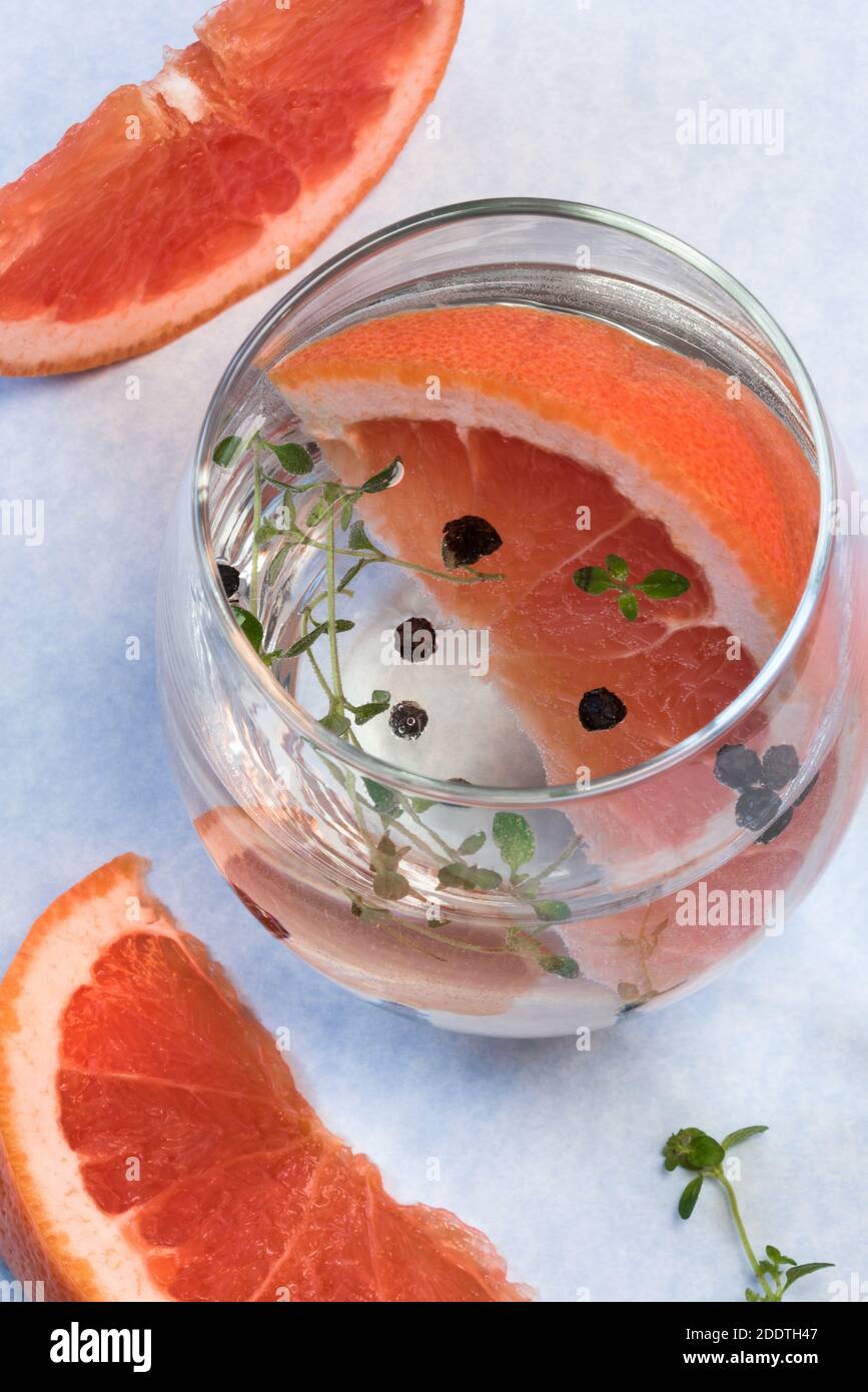 Grapefruit Gin and Tonic Stock Photo Alamy