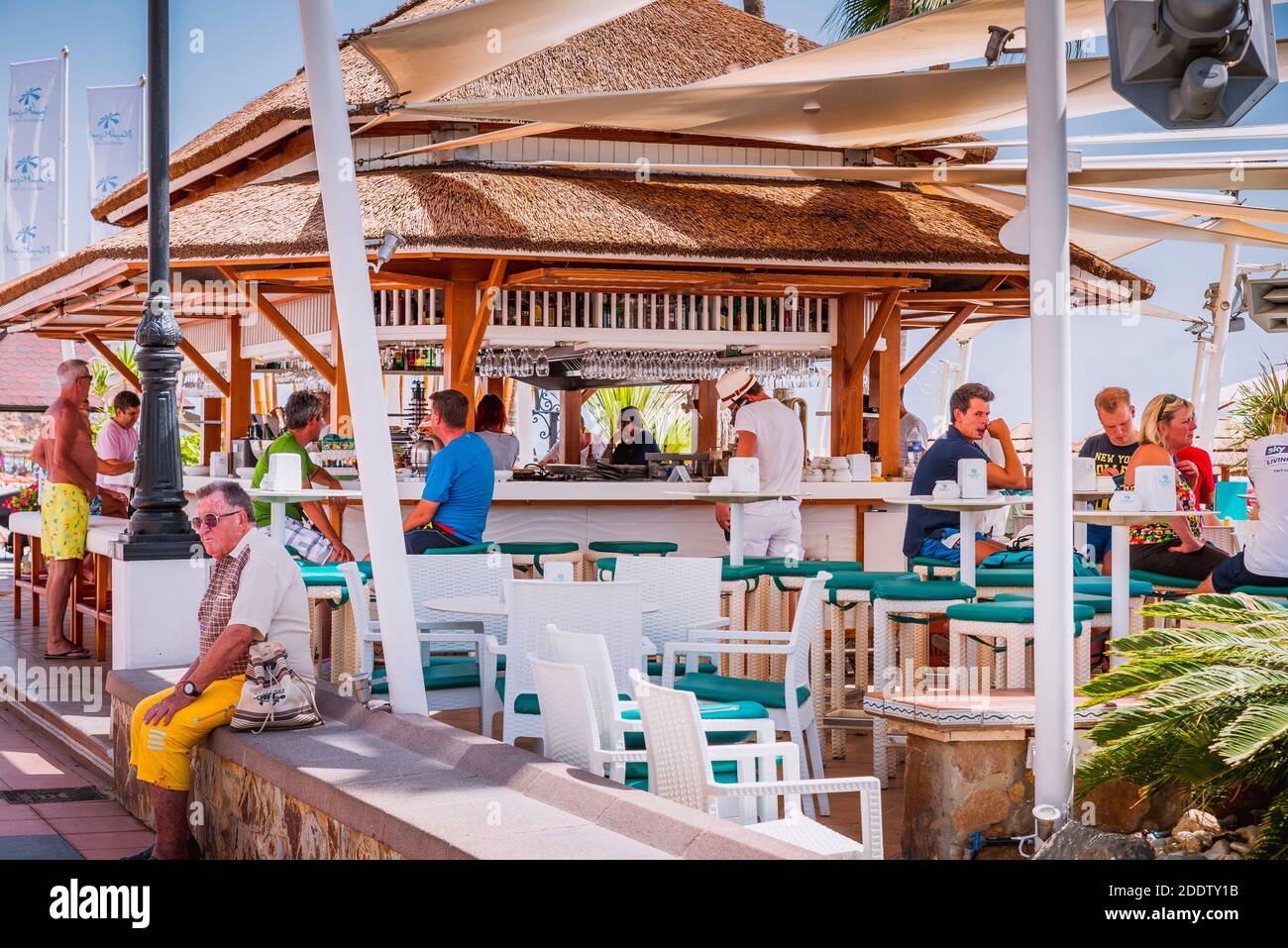 Local cafe bar - Chiringuito - on the Paseo Maritimo. La Carihuela, Torremolinos, Málaga, Costa de SOl, Andalucia, Spain, Europe Stock Photo