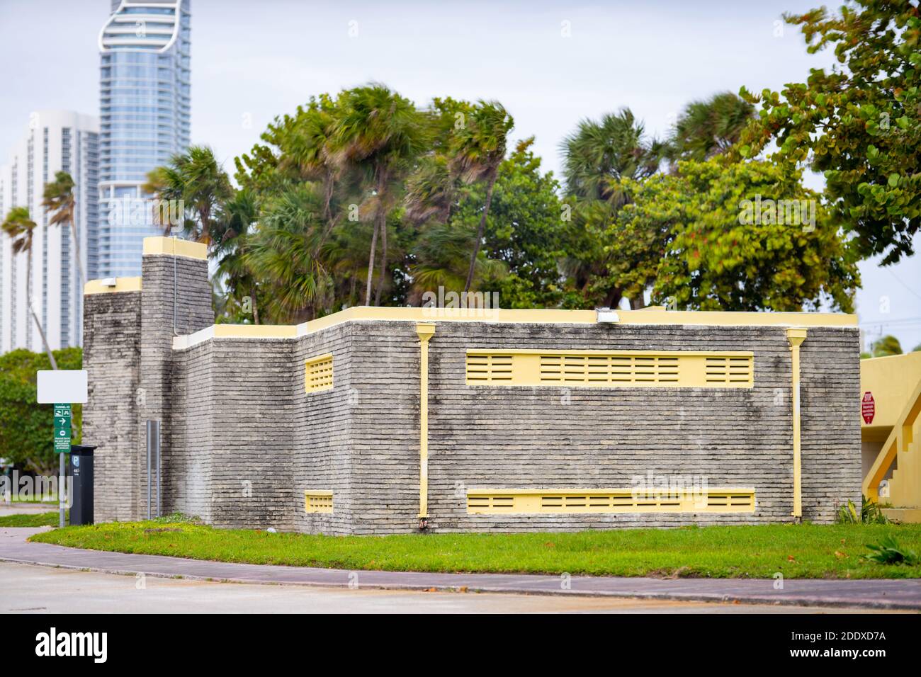 Collins Park Miami Beach Florida – Stock Editorial Photo © felixtm  #141452496