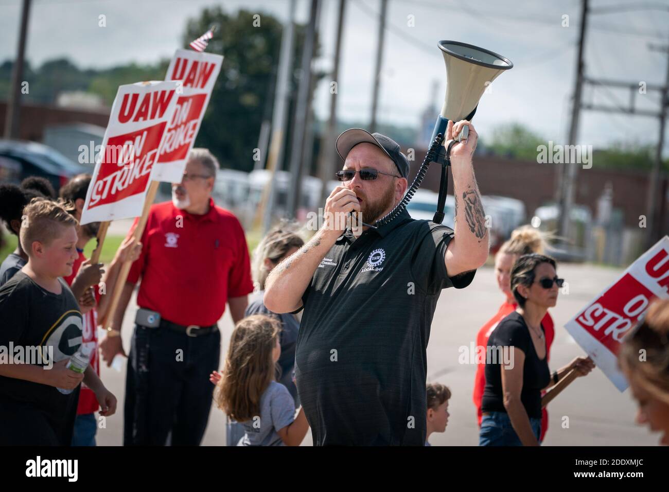 KANSAS CITY, KS, USA - 22 September 2019 - Joe Biden supporters listen to Joe Biden speaking during his visit to support a UAW (United Allied Workers Stock Photo