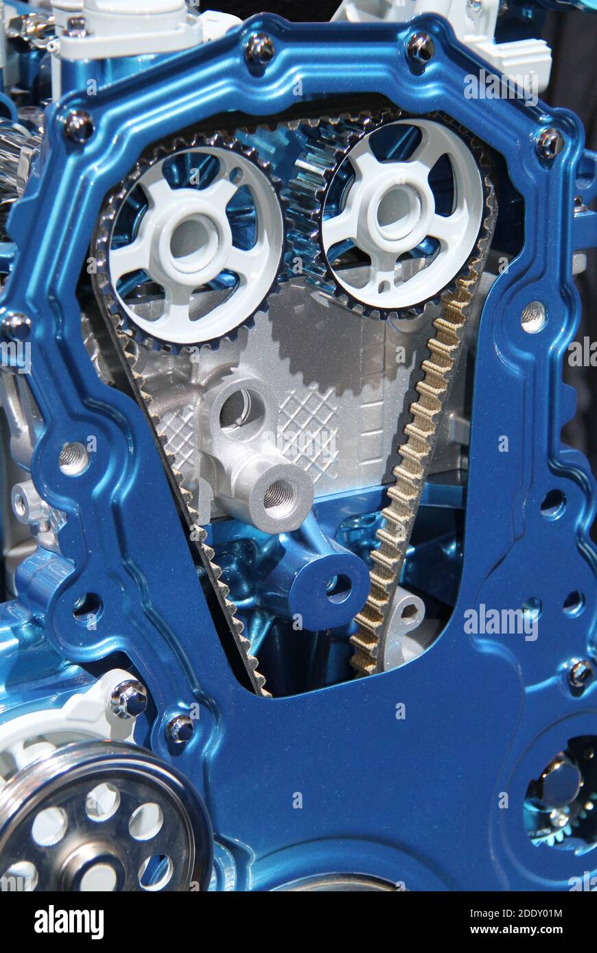 A Cut Away of the Gears and Belts in a Diesel Engine Stock Photo Alamy