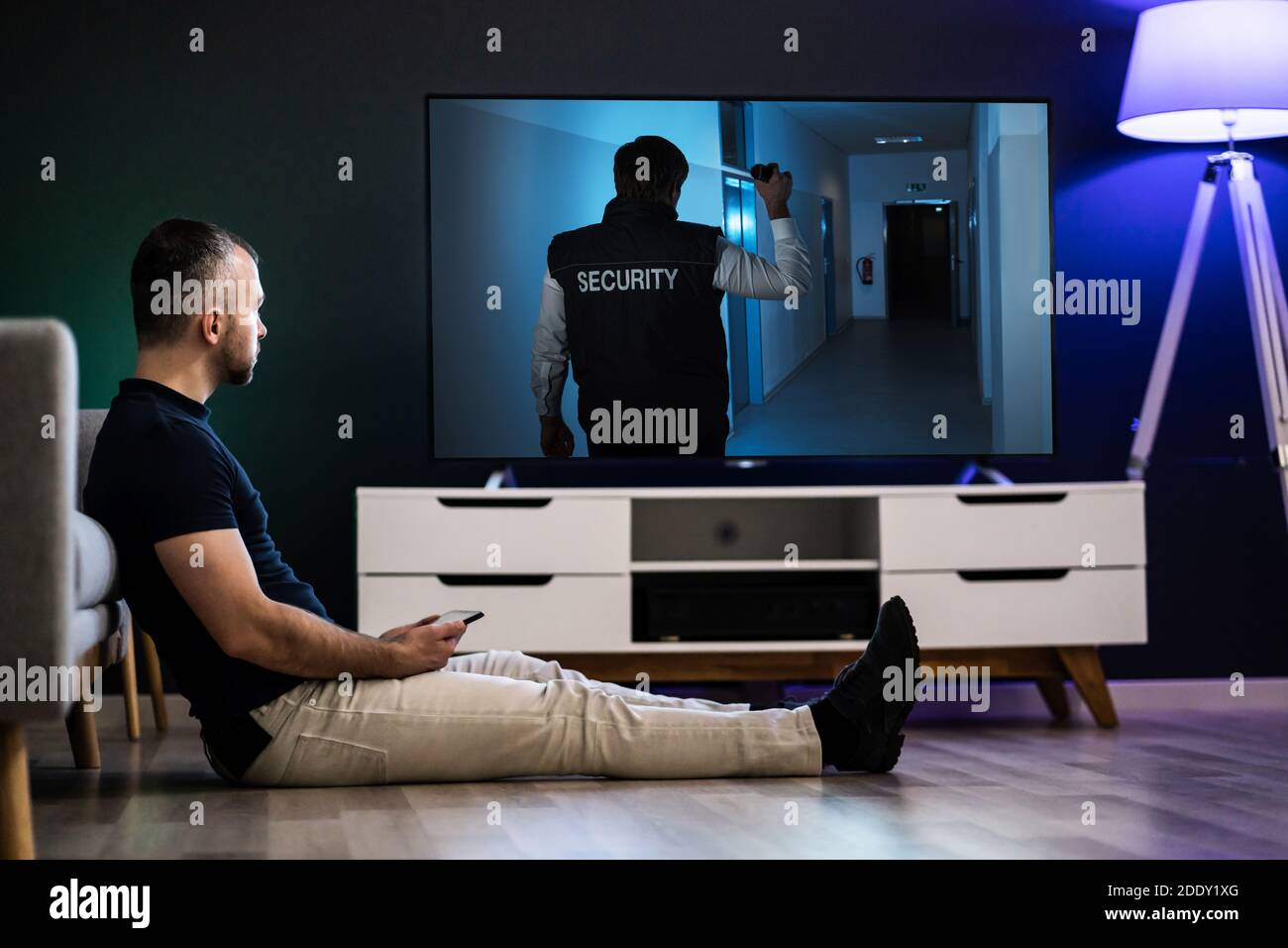 Connected tv hi-res stock photography and images - Alamy