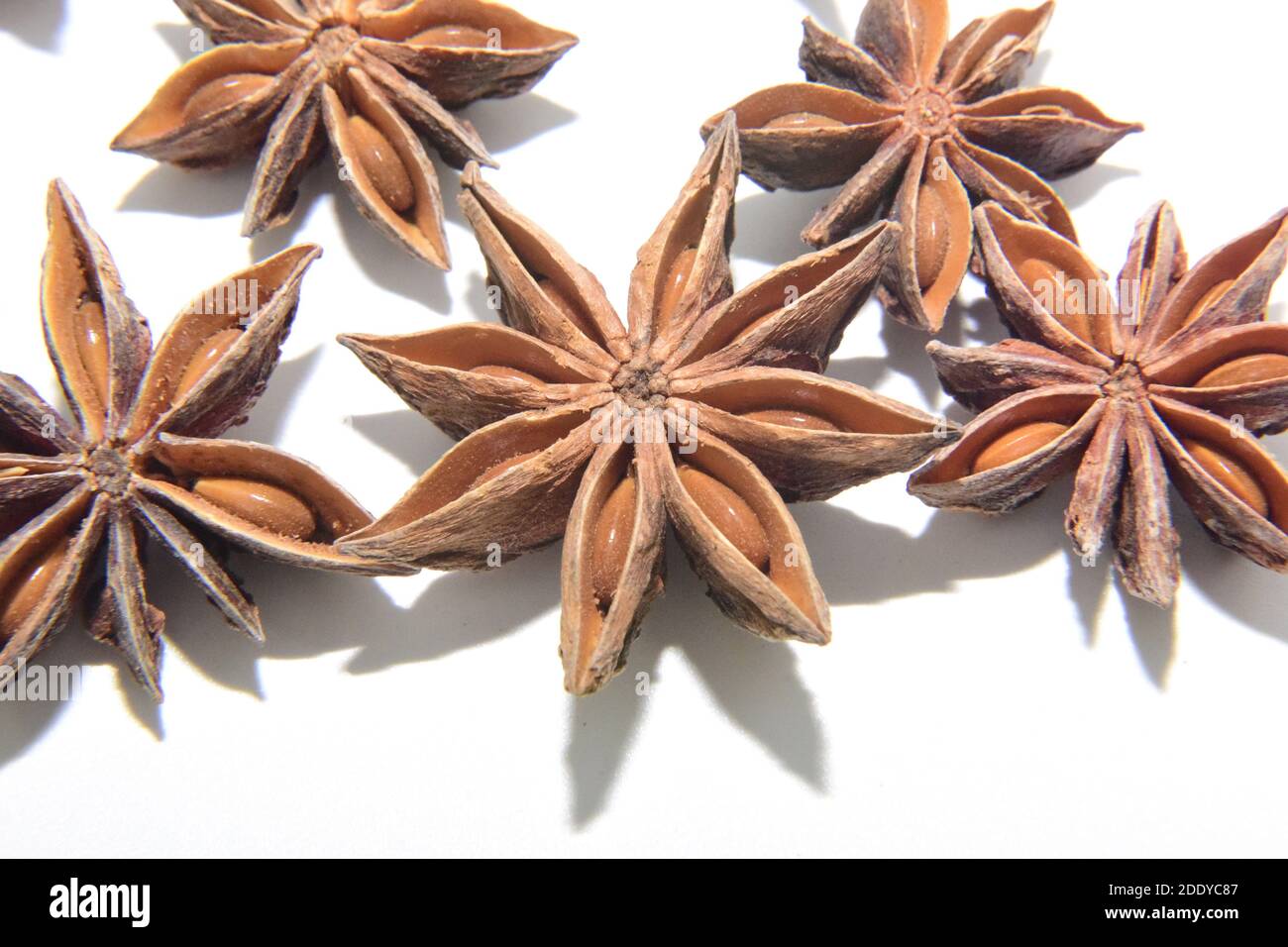 Traditional Chinese medicine (TCM) star anise Stock Photo Alamy