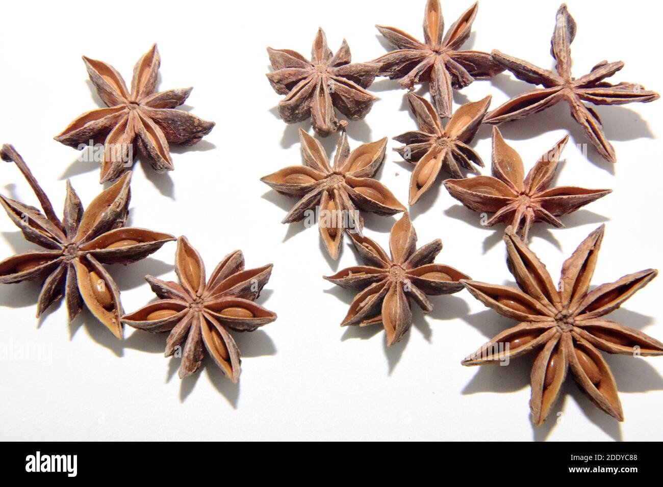 Traditional Chinese medicine (TCM) star anise Stock Photo Alamy