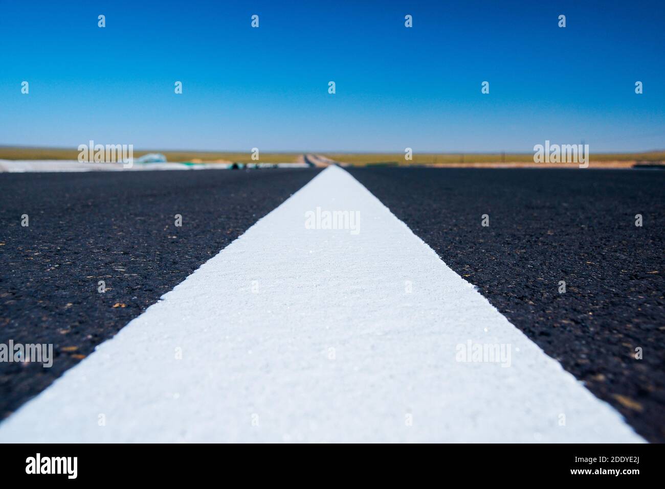 White reticule hi-res stock photography and images - Alamy