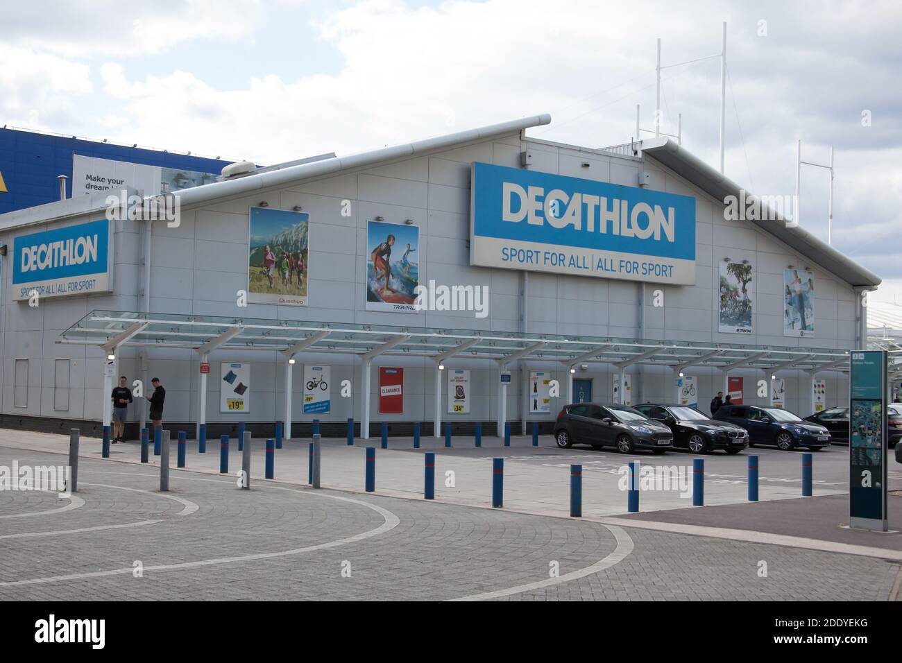 decathlon closing time