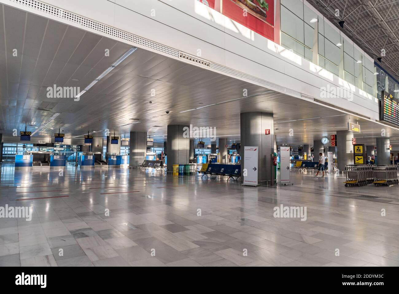 Page 3 Airport Destination Board High Resolution Stock Photography And Images Alamy
