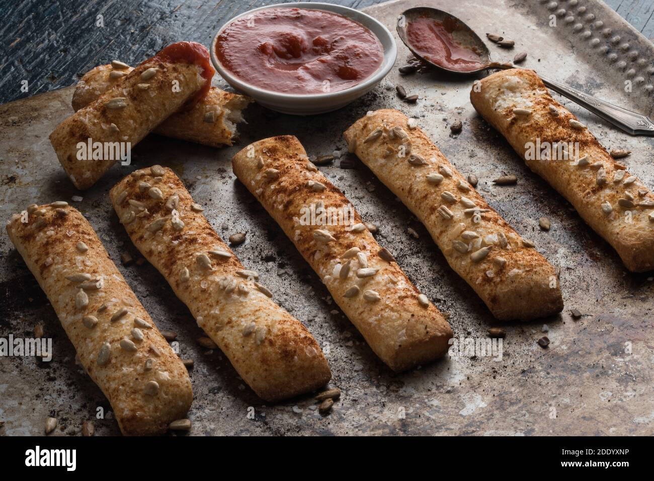 Breadsticks and dipping sauce hires stock photography and images Alamy