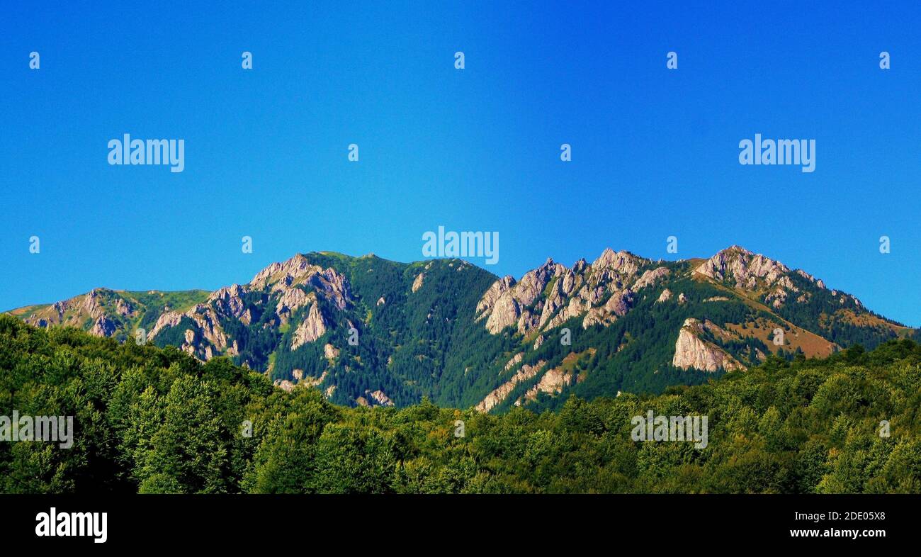 Aerial shot mountain forest hi-res stock photography and images - Alamy