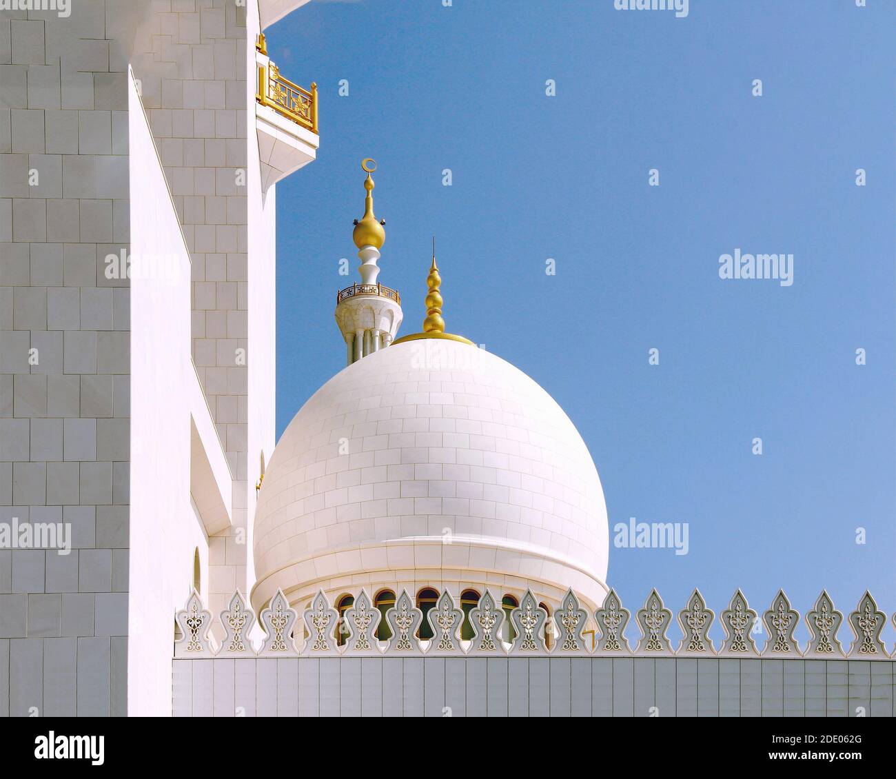 A picture of the dome of a mosque with a clear blue sky Stock Photo - Alamy