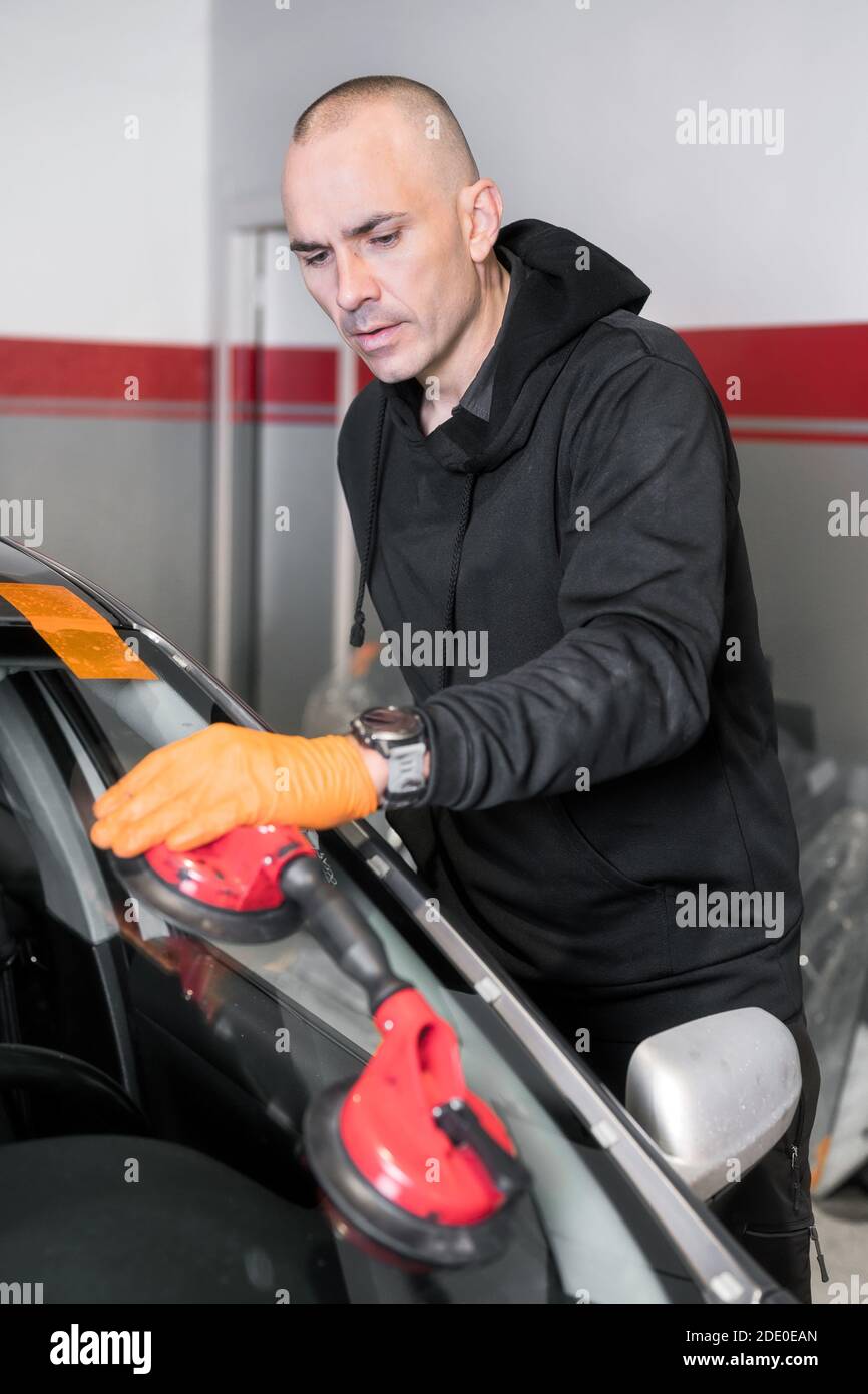 This Auto Glass Repair Dayton Ohio Updated - North Coast Auto Credit