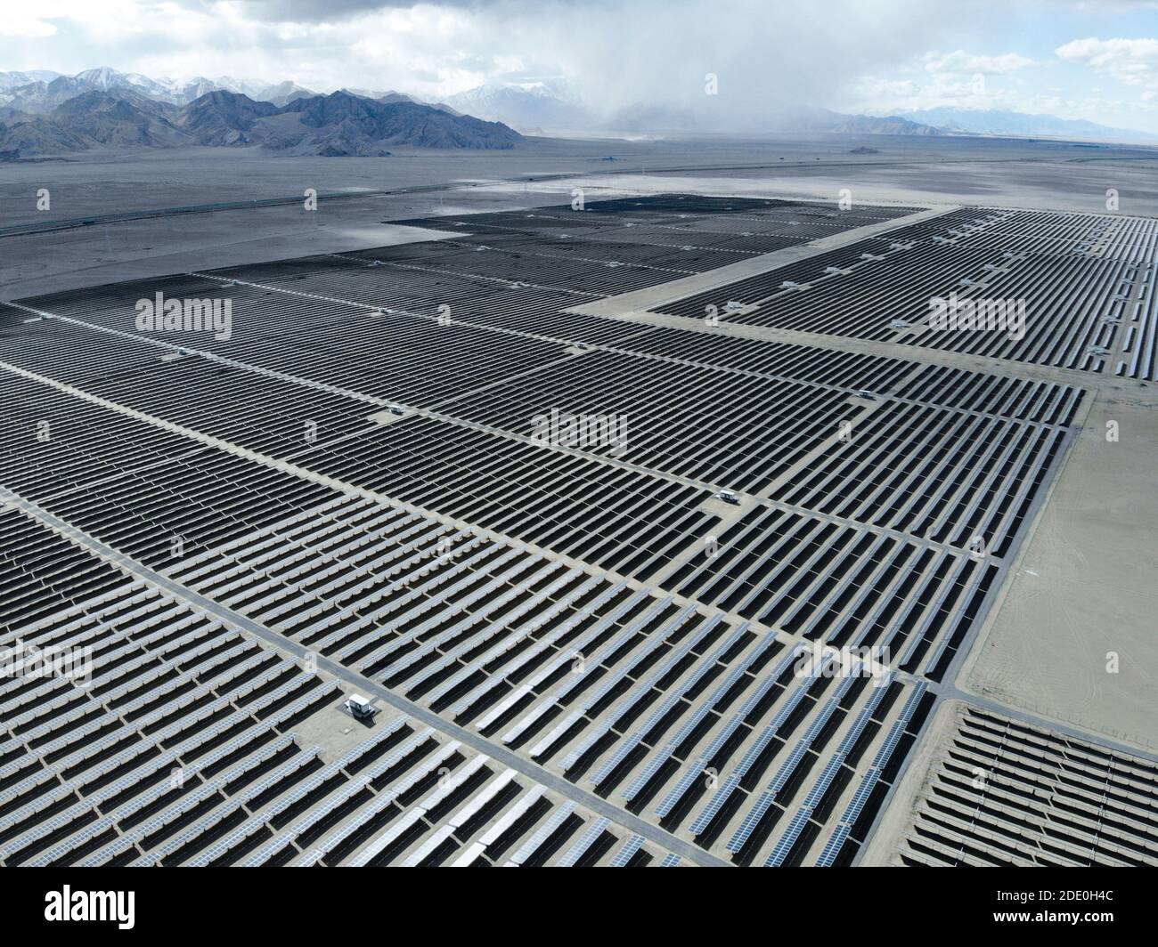 Golmud solar park hi-res stock photography and images - Alamy