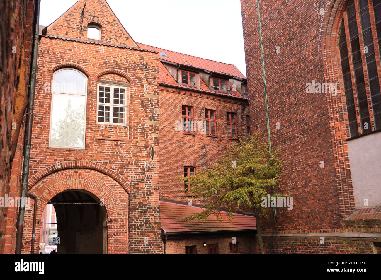 Historische Gebäude in der Altstadt von Stralsund in Mecklenburg