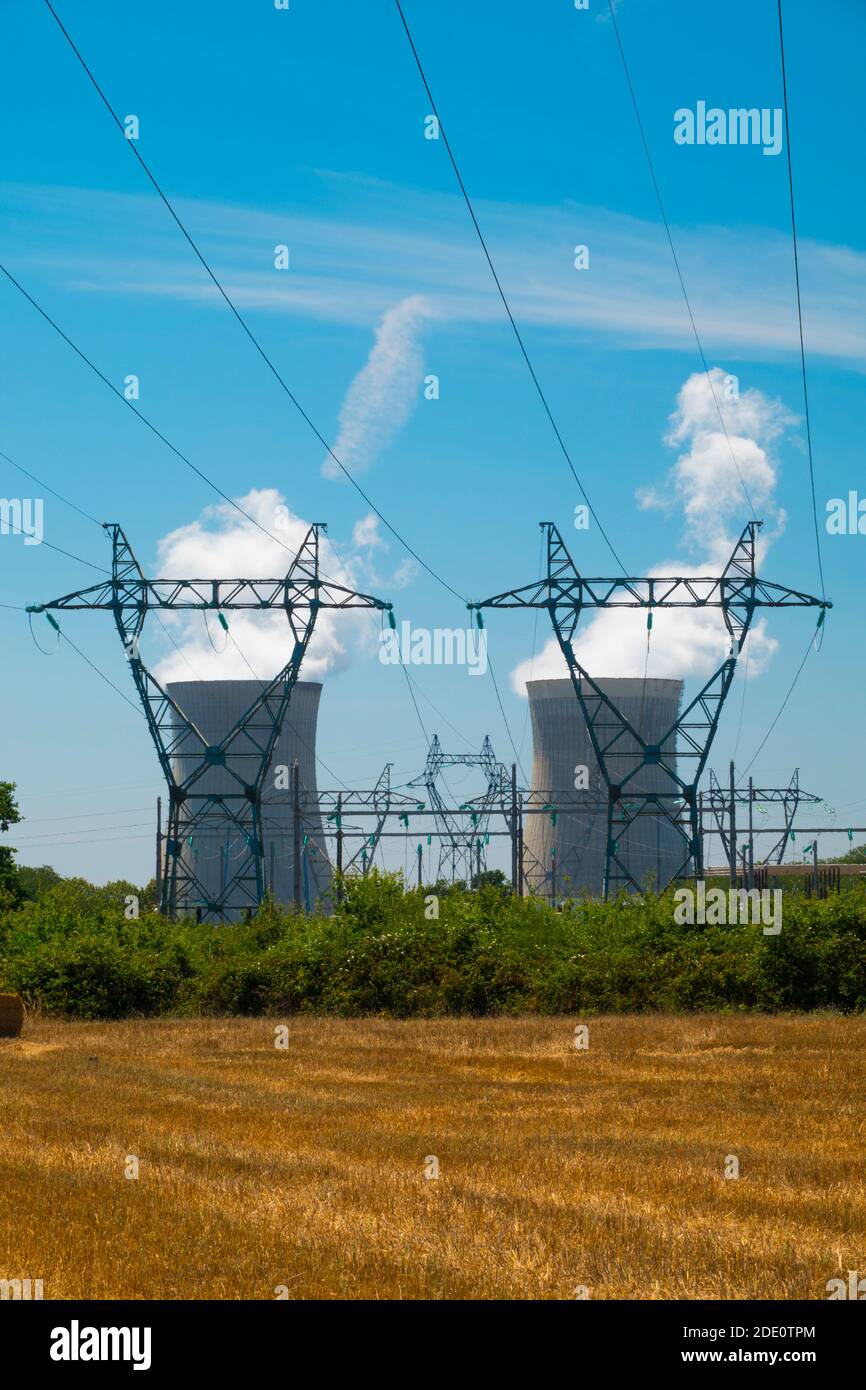 France, Loiret (45), DampierreenBurly, Edf nuclear power plant (NPP) and its 400,000 volt high