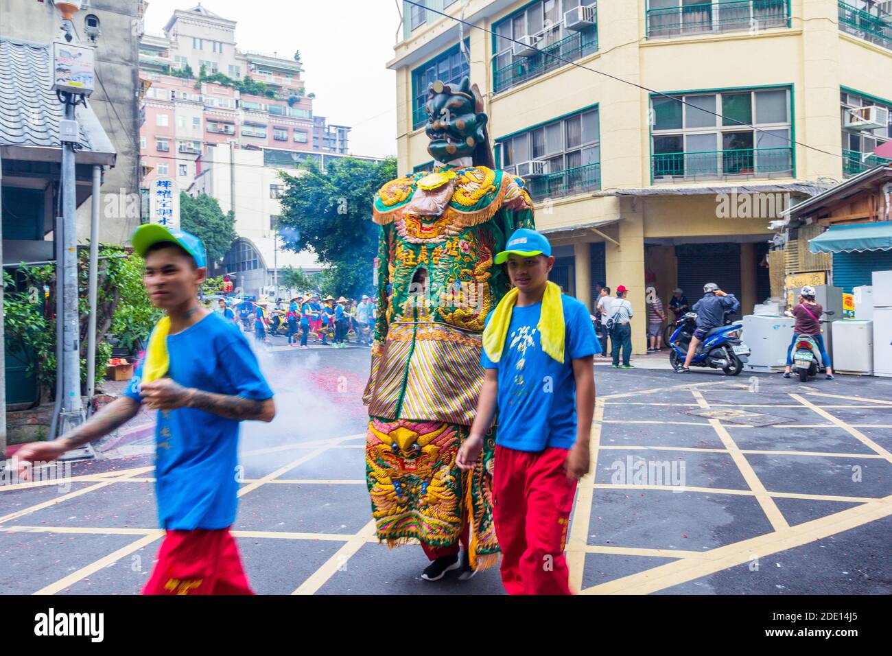 A religious parade during the Bao Sheng Cultural Festival that celebrates the birth of Bao Sheng at the Bao'an Temple in Taipei, Taiwan Stock Photo