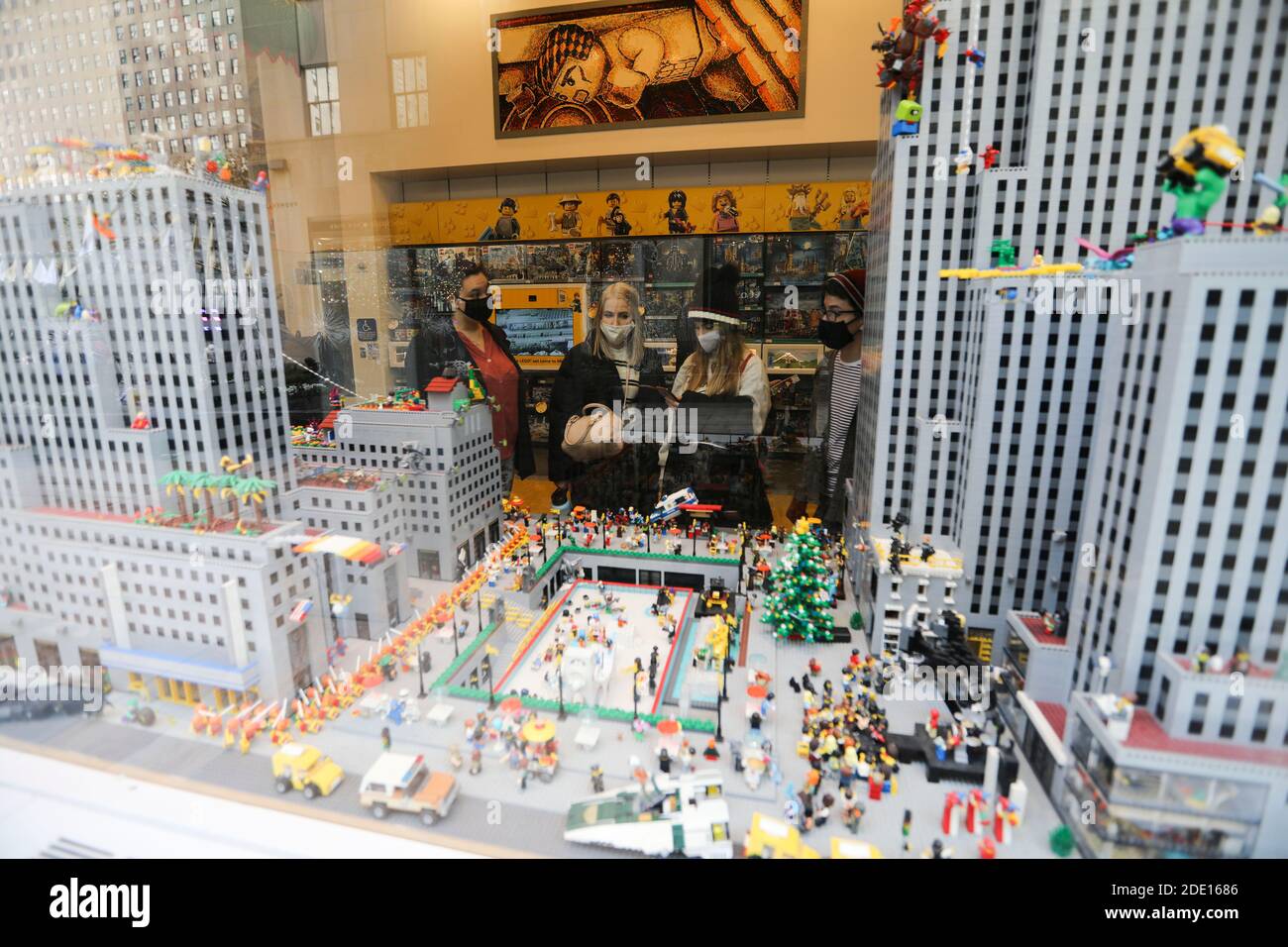 Lego store new york 2020 hi-res stock photography and images - Alamy