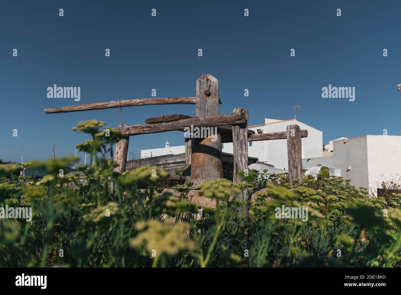 Brick water well wooden roof hi-res stock photography and images - Alamy