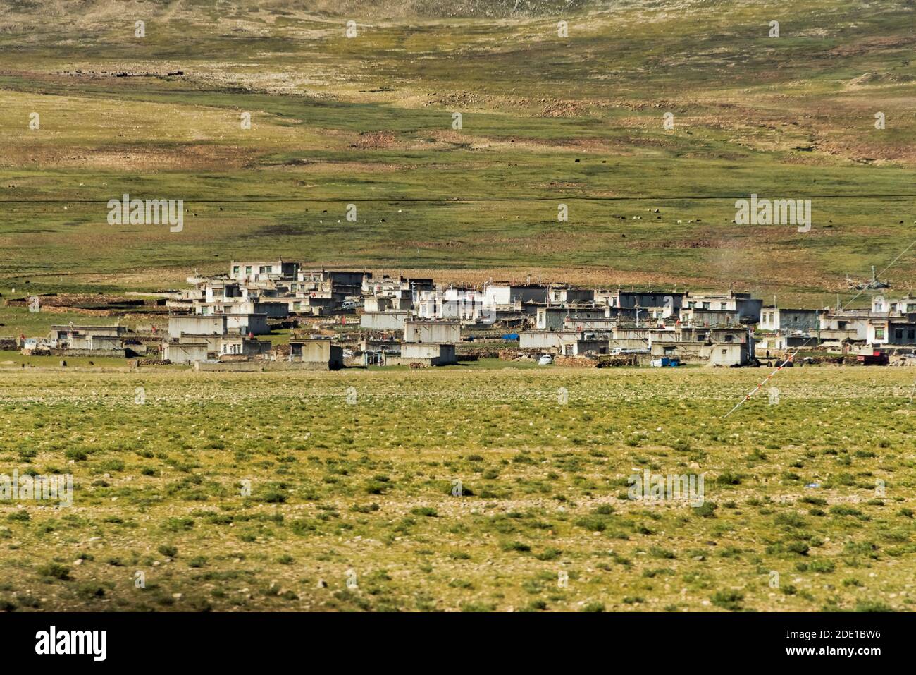 Tibetan village in the Himalayas, Shigatse Prefecture, Tibet, China Stock Photo