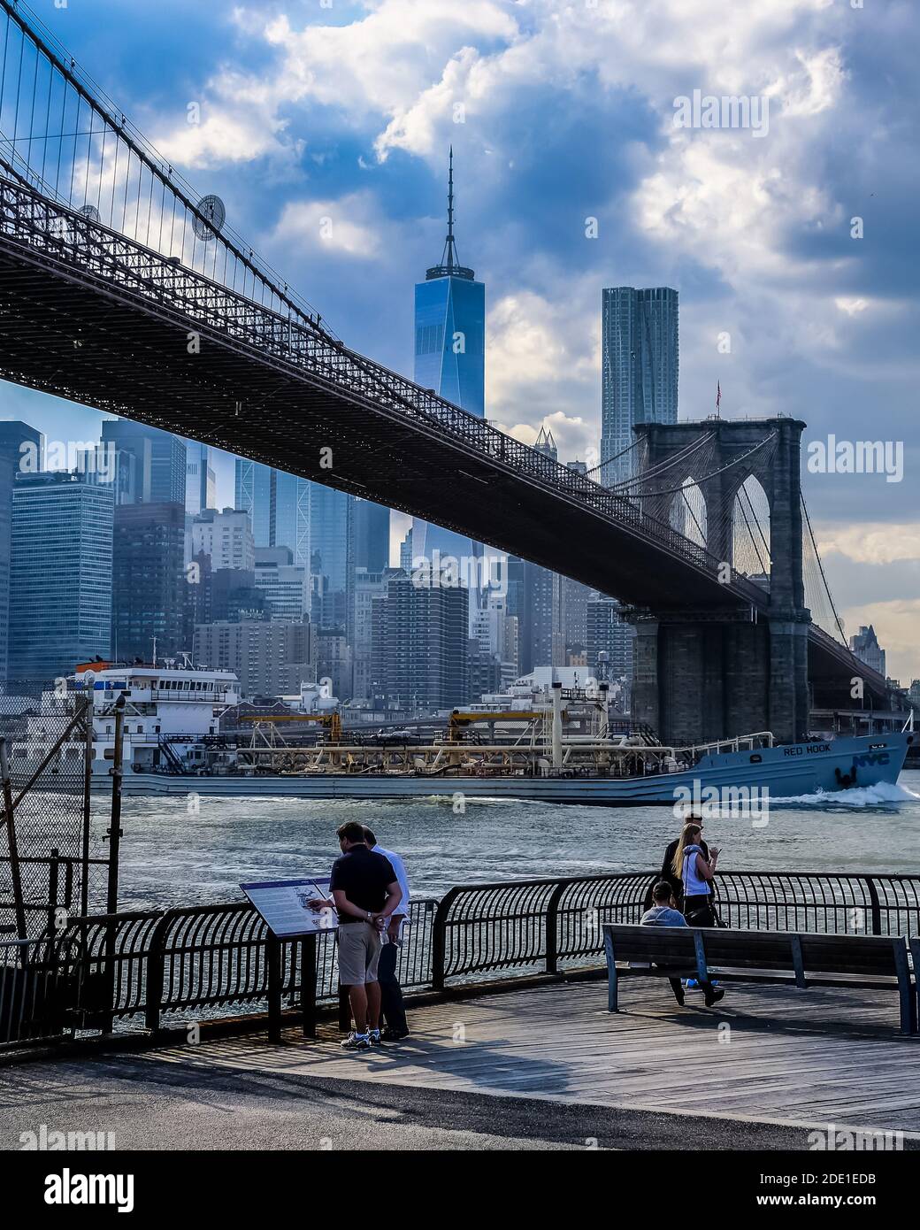 Brooklyn Bridge that connects Brooklyn and Manhattan. New York, USA