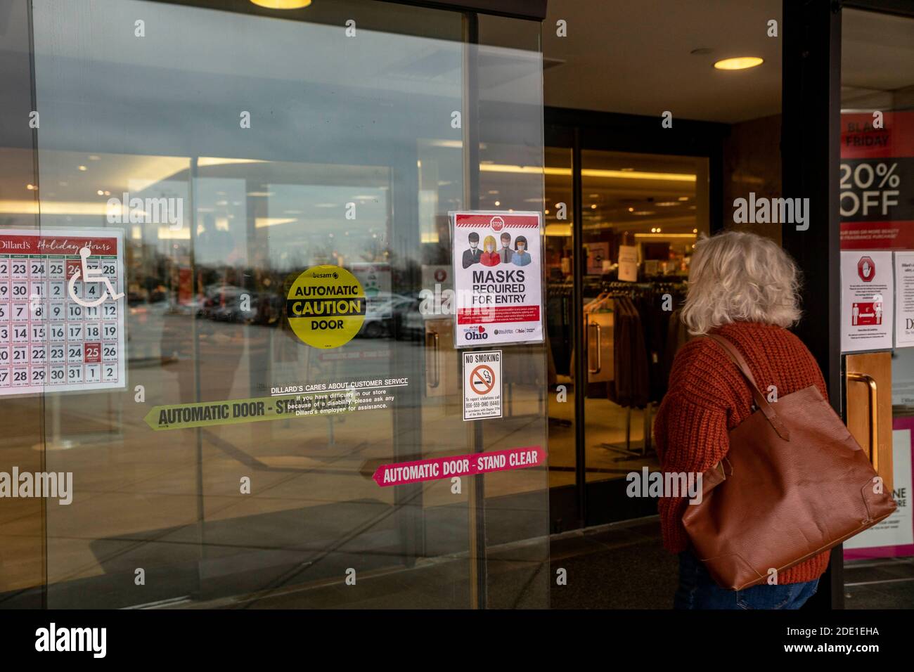Maumee, United States. 27th Nov, 2020. Customer enters Dillard's store