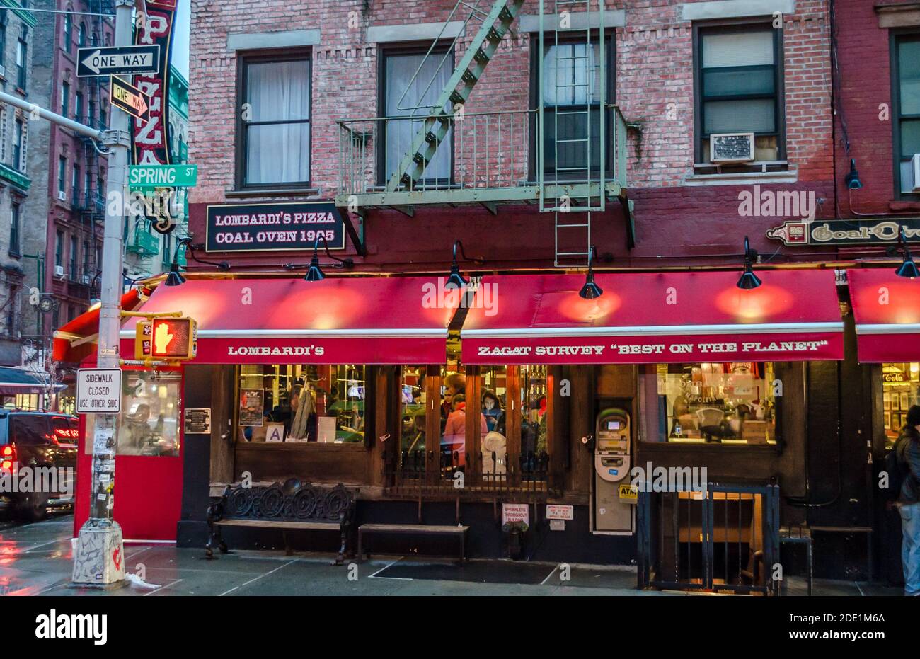 Lombardi s Pizza At Spring Street Manhattan America s First Pizzeria